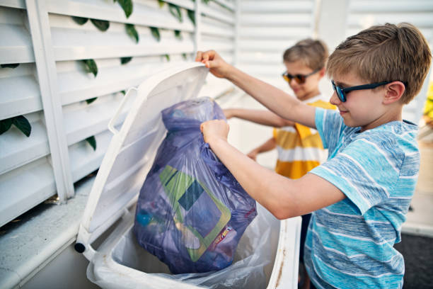 Best Estate Cleanout Services  in Momence, IL